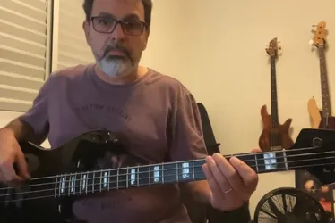 Imagem ilustrativa da imagem Renato Tommaso, baixista do Jota Quest, morre aos 54 anos