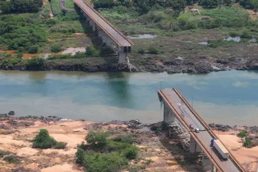 Imagem ilustrativa da imagem Sem ponte, caminhoneiro paga R$ 265 por travessia entre Maranhão e Tocantins