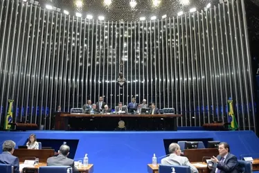 Imagem ilustrativa da imagem Senado aprova projeto que limita ganho do salário mínimo e muda regras do BPC