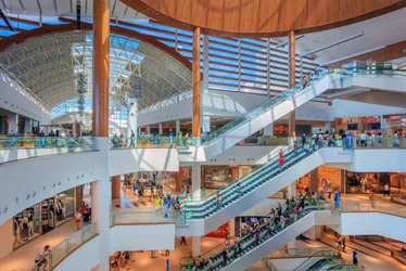 Imagem ilustrativa da imagem Shoppings do Grande Recife promovem liquidações de até 70% de desconto