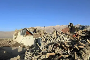 Imagem ilustrativa da imagem Terremoto deixa ao menos 95 mortos em área próxima ao monte Everest