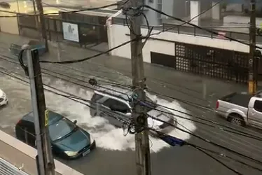 Imagem ilustrativa da imagem Uma manhã de muita chuva e caos nas ruas do Grande Recife