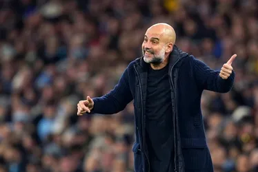 Imagem ilustrativa da imagem United vira em 2 minutos contra o City, vence clássico e afunda o rival na crise