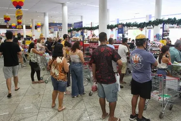 Imagem ilustrativa da imagem Veja o horário de funcionamento de lojas e supermercados na véspera de natal no ES
