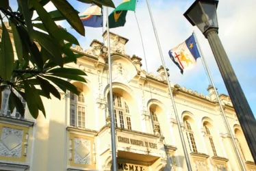 Imagem ilustrativa da imagem Verba de gabinete dos vereadores do Recife sobe de R$ 9 mil para R$ 16 mil em 2025