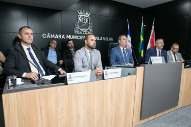 Imagem ilustrativa da imagem Vereadores aprovam aumento de 88% no salário do prefeito e vice em Vila Velha