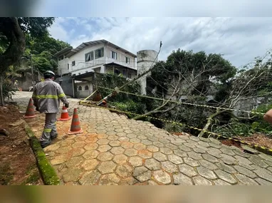 Além dos líderes religiosos e fiéis, o evento contou com a presença de autoridades