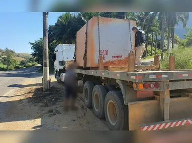 Daywid,  o Dede, encontra o pai, o pedreiro Adriano, em Ribeirão das Neves

Daywid Silva, de 33 anos, que não via Adriano Cirilo desde quando tinha 3 anos, supera dor da ausência e se reconcilia com o pai

DAYWID, o Dede, encontra o pai, o pedreiro Adriano, em Ribeirão das Neves