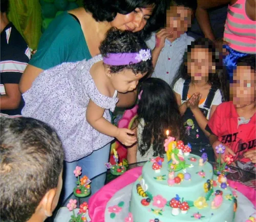 
          Imagem ilustrativa da imagem A jornada de Gildene Vidal: da maternidade à confeitaria de sucesso
          