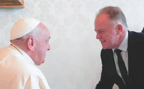 
          Imagem ilustrativa da imagem Acenos para centro-direita
          