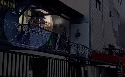 
          Imagem ilustrativa da imagem Advogado nega ter atirado com arma de airsoft em clientes de bar em Vitória
          