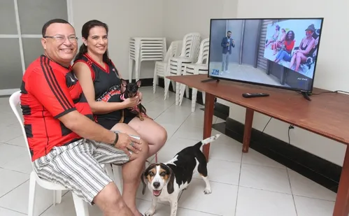 
          Imagem ilustrativa da imagem Amigos da TV Tribuna na expectativa por programas de jornalismo e esportes
          