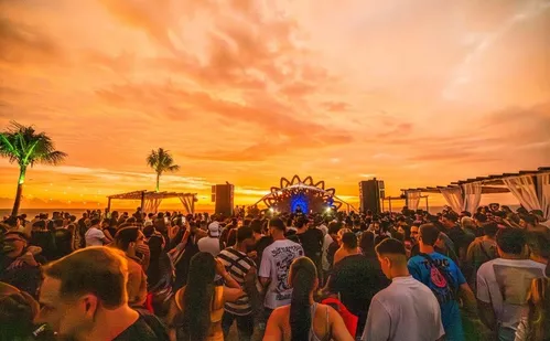 
          Imagem ilustrativa da imagem Anitta agita fim de ano no Brava Beach Club em Guarapari
          