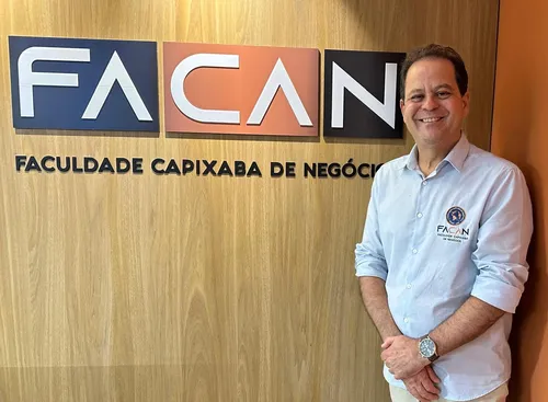 
          Imagem ilustrativa da imagem Aposta em escola técnica com ensino híbrido
          