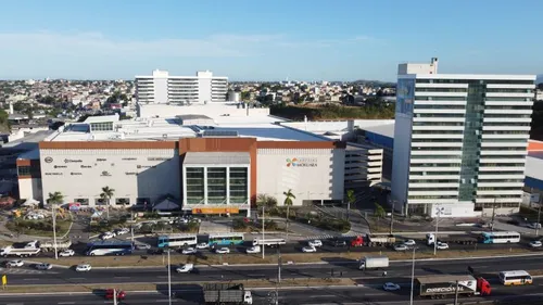 
          Imagem ilustrativa da imagem Aposta em escola técnica com ensino híbrido
          