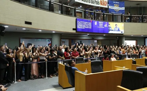 
          Imagem ilustrativa da imagem Aprovado projeto que regulamenta atividade de bronzeamento artificial no ES
          