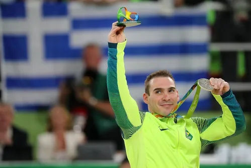 
          Imagem ilustrativa da imagem Arthur Zanetti anuncia aposentadoria e cita ouro em Londres: ‘Maior conquista’
          