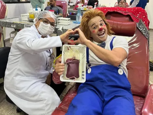 
          Imagem ilustrativa da imagem Artistas do Circo Americano incentivam a doação de sangue nesta terça (3) no Hemope
          