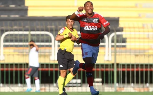 
          Imagem ilustrativa da imagem Atual campeão, Flamengo estreia no Cariocão com jogo na TV Tribuna / Band
          