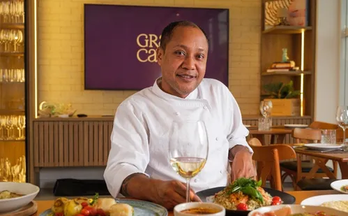 
          Imagem ilustrativa da imagem Aulas de culinária, shows e até passeios de balão
          