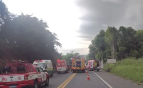 
          Imagem ilustrativa da imagem BR-101 é interditada após acidente em São Mateus
          