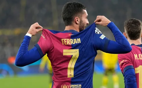 
          Imagem ilustrativa da imagem Barcelona, Milan e Arsenal vencem; City é derrotado pela Juventus na Champions
          