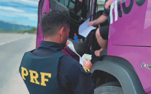 
          Imagem ilustrativa da imagem “Blitze do caminhão” nas estradas durante 10 dias
          