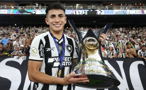 
          Imagem ilustrativa da imagem Botafogo fatura valor de Almada e Luiz Henrique com títulos de 2024
          