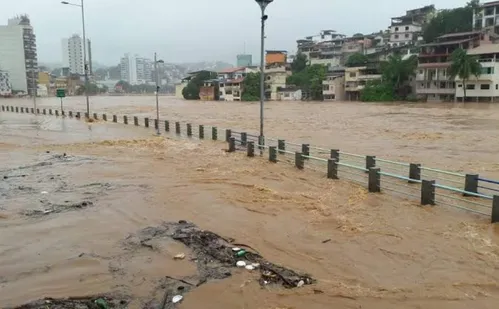 
          Imagem ilustrativa da imagem Cachoeiro registra mais de 200 desalojados após enchente
          