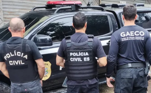 
          Imagem ilustrativa da imagem Caixa de Pandora: operação investiga corrupção e vazamento de dados em delegacia
          