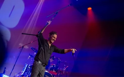 
          Imagem ilustrativa da imagem Cantor Paulo Miklos, ex-vocalista do Titãs, é internado em UTI
          