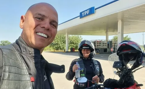 
          Imagem ilustrativa da imagem Casal de Marataízes morre em acidente durante viagem de moto
          
