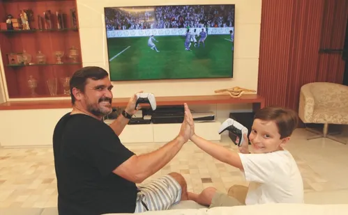 
          Imagem ilustrativa da imagem Chegada das férias aumenta risco de crimes e abusos em jogos virtuais
          