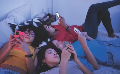 
          Imagem ilustrativa da imagem Chegada das férias aumenta risco de crimes e abusos em jogos virtuais
          