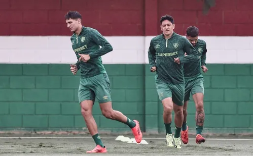 
          Imagem ilustrativa da imagem Com Maracanã lotado, Fluminense tenta se afastar da queda diante do Cuiabá
          