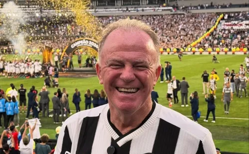 
          Imagem ilustrativa da imagem Com direito a torresmo, governador do ES vibra com título do Botafogo na Argentina
          