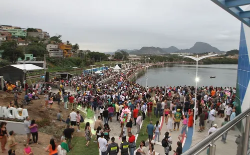 
          Imagem ilustrativa da imagem Cariacica Verão 2026 leva shows, samba e programação gratuita à Nova Orla
          