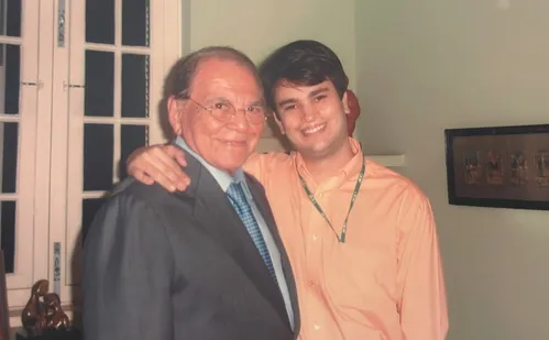 
          Imagem ilustrativa da imagem “Decidi ser médico após passar por 14 cirurgias”
          