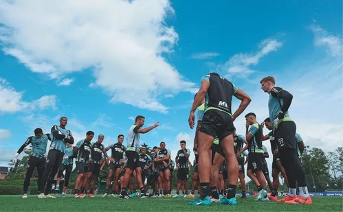 
          Imagem ilustrativa da imagem Confira a provável escalação de Atlético e Botafogo para a final da Libertadores
          