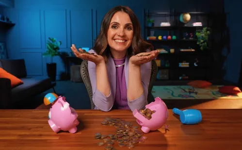 
          Imagem ilustrativa da imagem Educação financeira: adolescentes usam mesada para investir
          