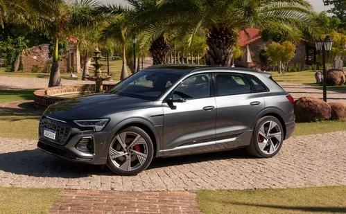 
          Imagem ilustrativa da imagem Elétrico, com 408 cavalos e 2 motores: conheça o novo Audi Q8 e-tron
          