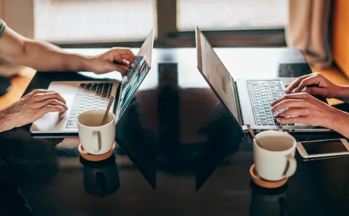 
          Imagem ilustrativa da imagem Empreendedorismo em casal: “Sexo não pode ser deixado de lado”
          