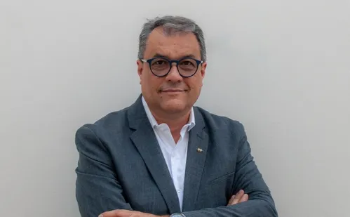 
          Imagem ilustrativa da imagem Empresários encerram negócios por não encontrar quem trabalhe
          