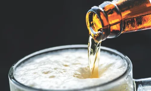 
          Imagem ilustrativa da imagem Entenda a lei que obriga as distribuidoras de bebidas a fechar mais cedo
          