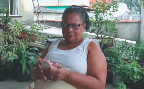 
          Imagem ilustrativa da imagem Especialistas dão dicas para idosos não caírem em golpes
          