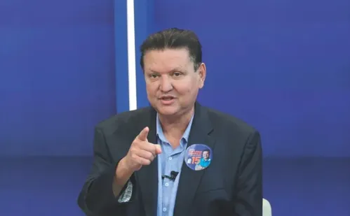 
          Imagem ilustrativa da imagem Euclério Sampaio tem alta após 12 dias na UTI
          