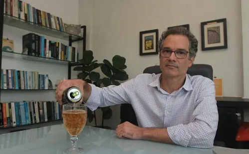 
          Imagem ilustrativa da imagem Excesso de energéticos pode afetar saúde mental, dizem especialistas
          