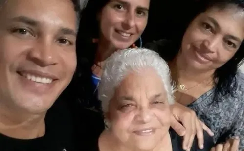 
          Imagem ilustrativa da imagem Família de idosa que morreu atropelada na faixa de pedestres pede justiça
          