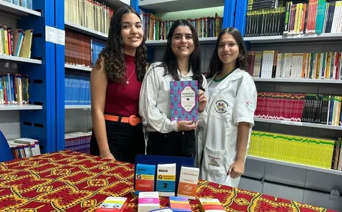 
          Imagem ilustrativa da imagem “Farmácia literária” nas aulas de Português
          