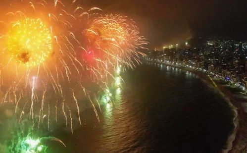 
          Imagem ilustrativa da imagem Réveillon em Vila Velha terá 14 minutos de fogos, torres de iluminação e DJs
          